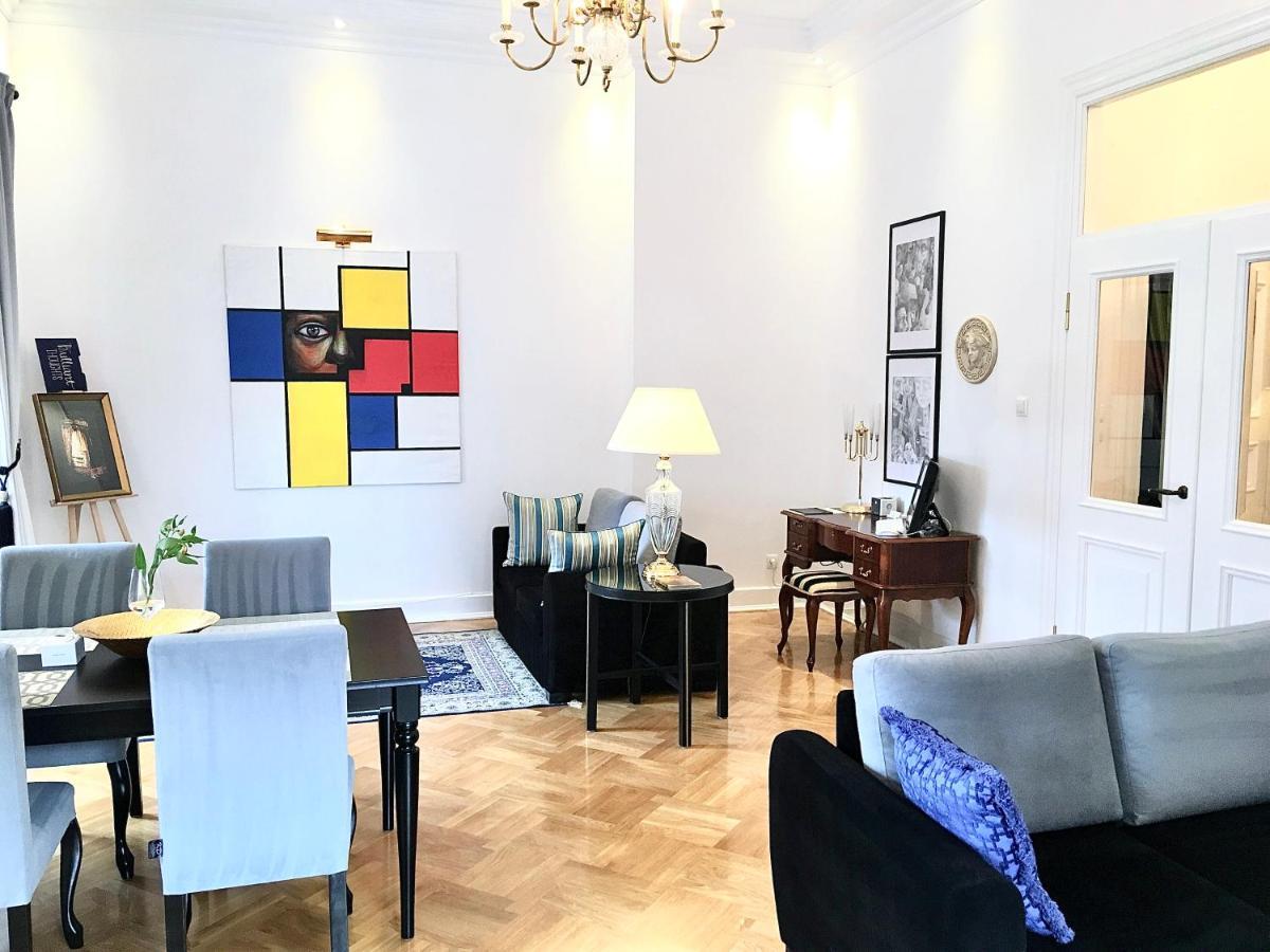 Luxury Suites & Apartments Mondrian Market Square II Warschau Buitenkant foto