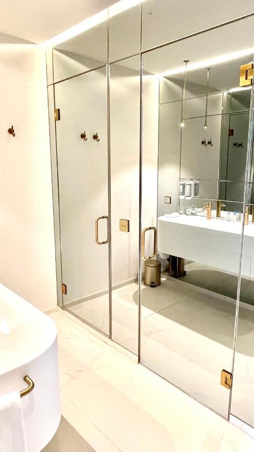 Luxury Suites & Apartments Mondrian Market Square II Warschau Buitenkant foto