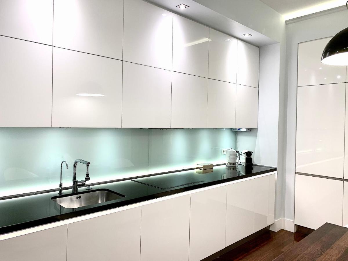 Luxury Suites & Apartments Mondrian Market Square II Warschau Buitenkant foto