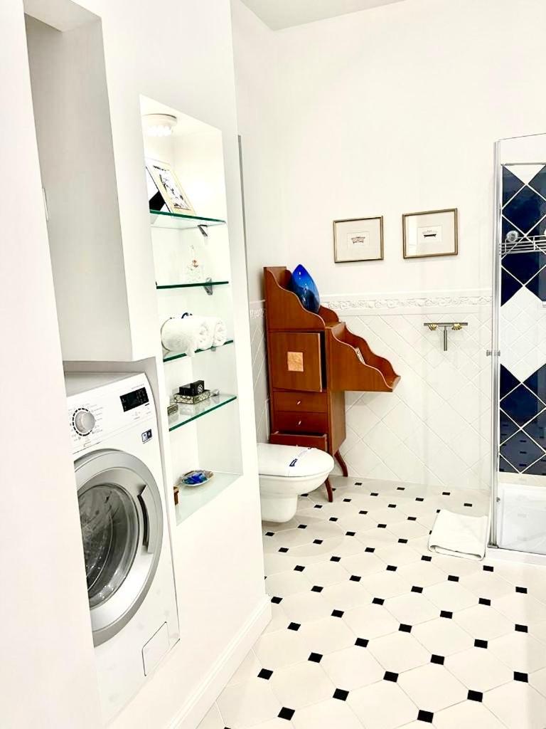 Luxury Suites & Apartments Mondrian Market Square II Warschau Kamer foto
