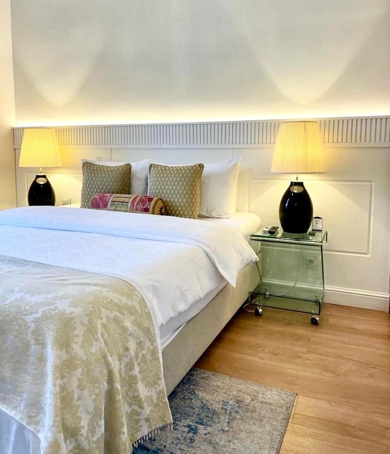 Luxury Suites & Apartments Mondrian Market Square II Warschau Kamer foto