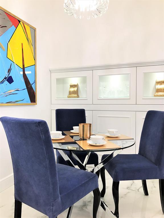 Luxury Suites & Apartments Mondrian Market Square II Warschau Buitenkant foto